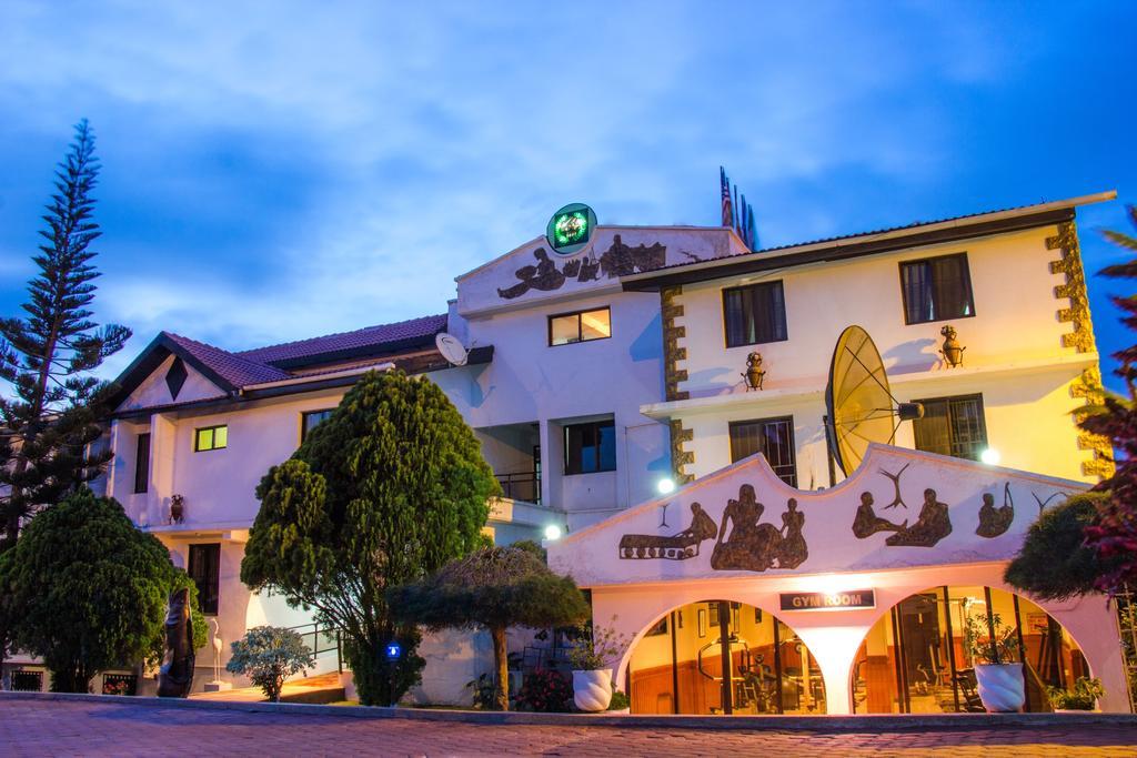 Hill View Hotel Mccarthy Hills Botianaw Exterior foto