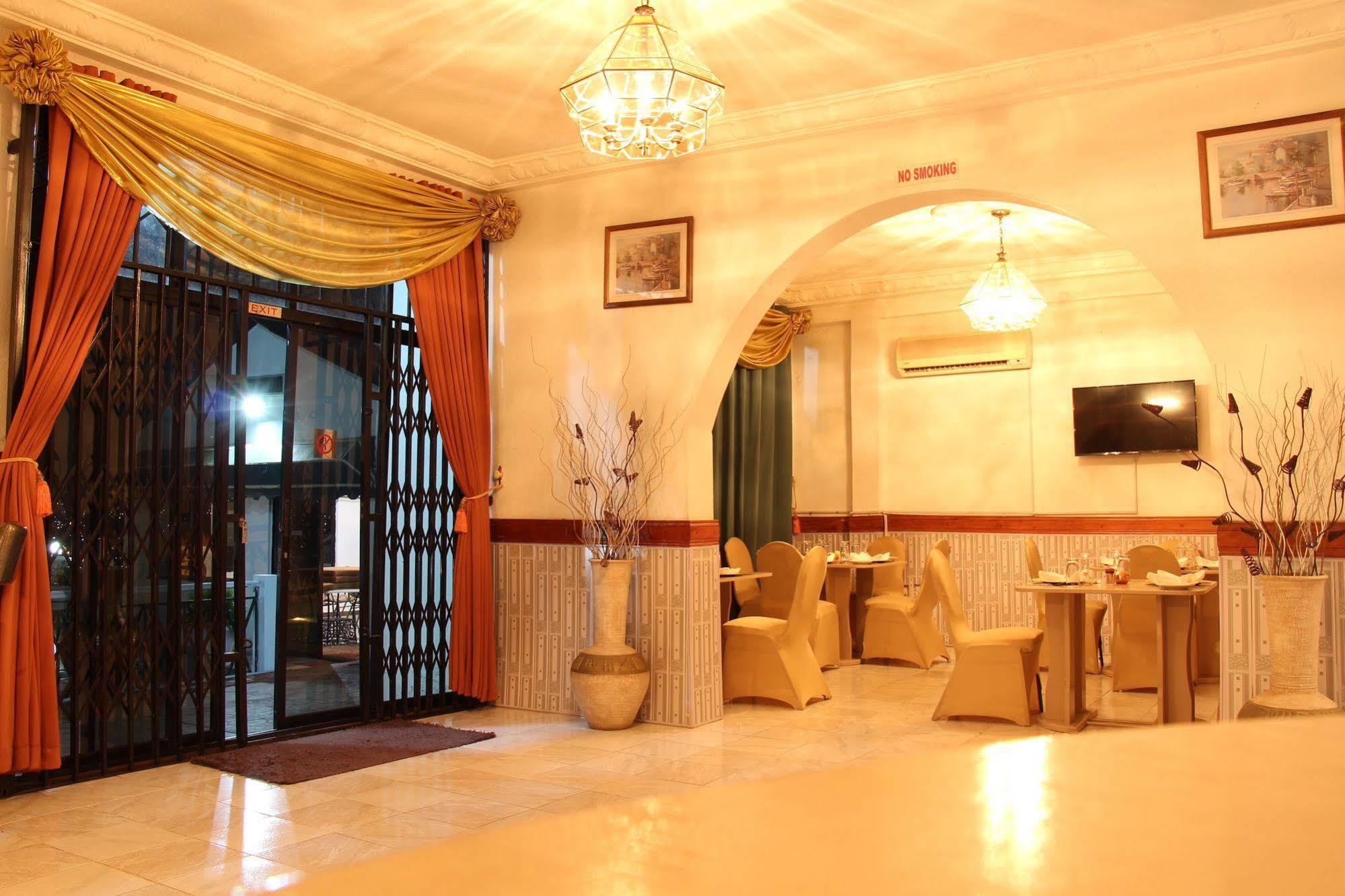 Hill View Hotel Mccarthy Hills Botianaw Exterior foto